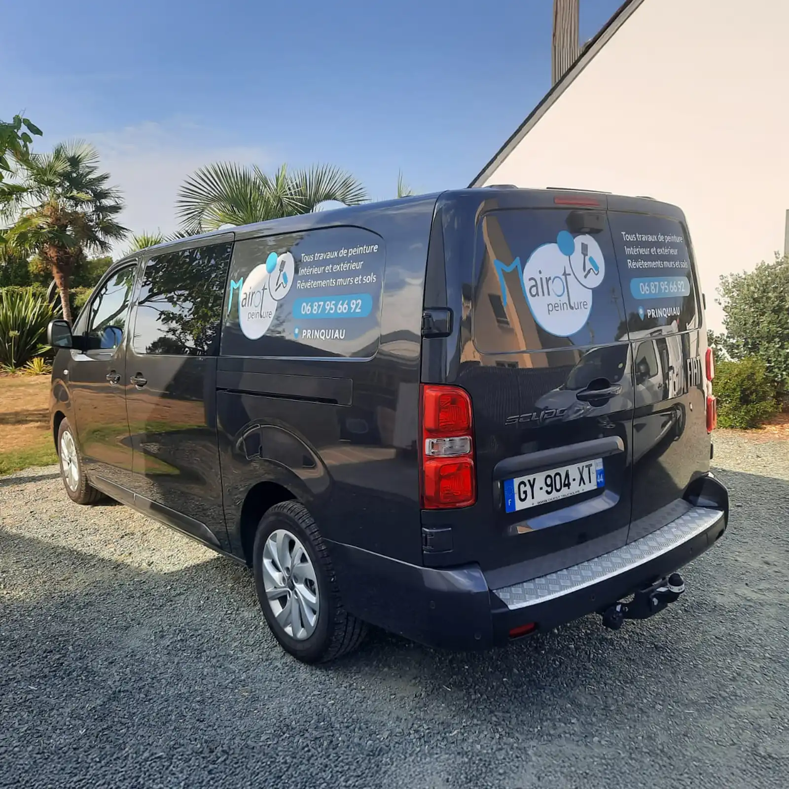flocage adhésif sur véhicule pour mairot peinture